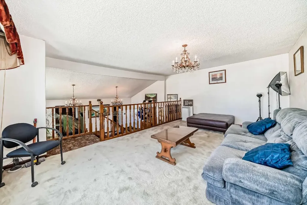 4407 Bowness Road NW Calgary AB T3B 0A7