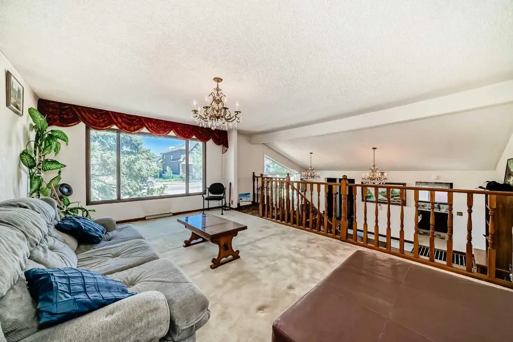 4407 Bowness Road NW Calgary AB T3B 0A7