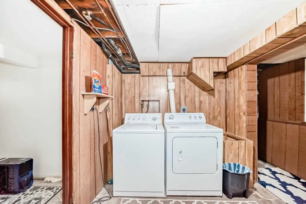 4407 Bowness Road NW Calgary AB T3B 0A7