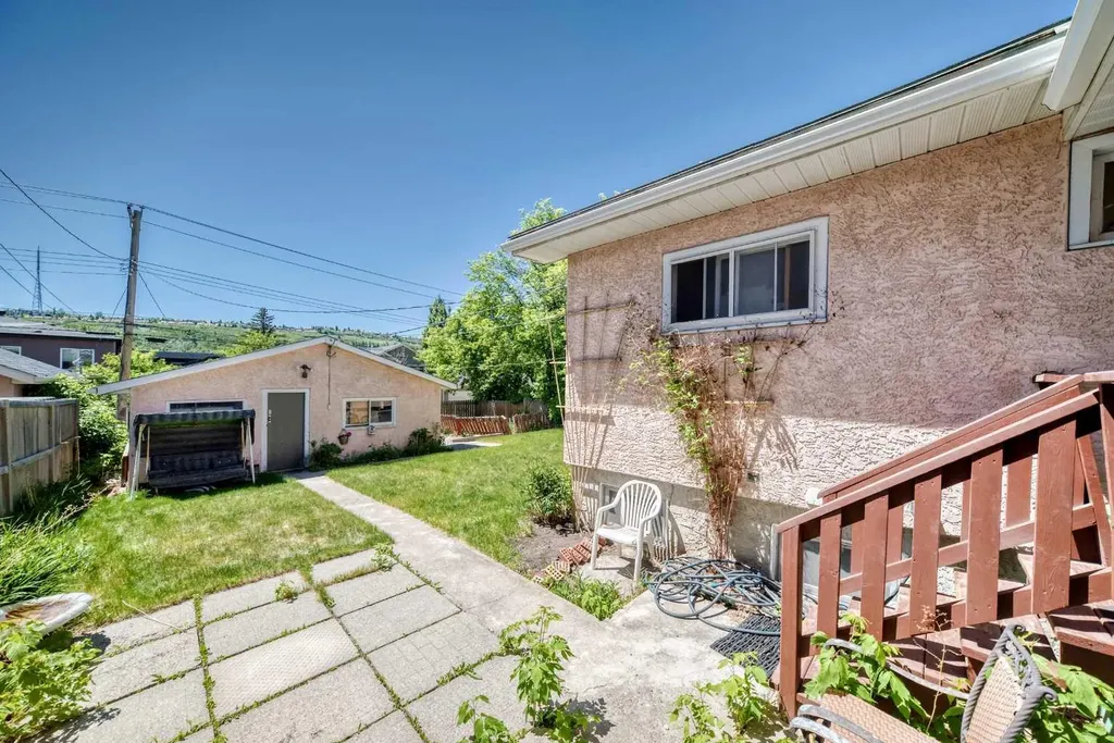 4407 Bowness Road NW Calgary AB T3B 0A7