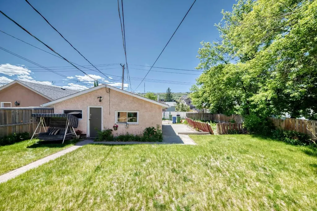 4407 Bowness Road NW Calgary AB T3B 0A7
