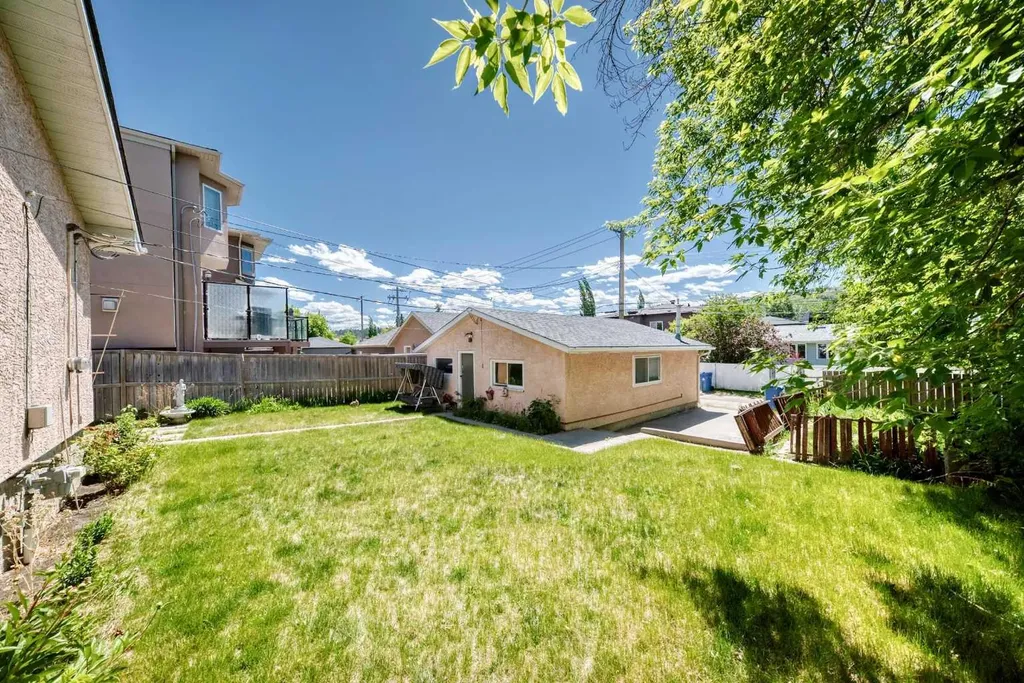 4407 Bowness Road NW Calgary AB T3B 0A7