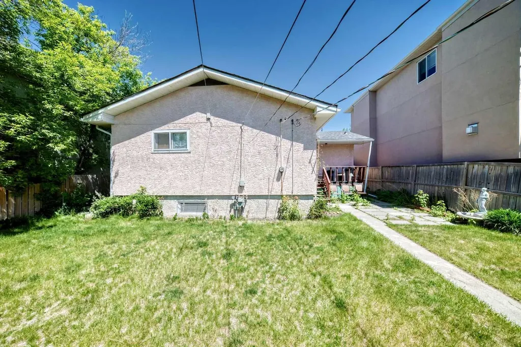 4407 Bowness Road NW Calgary AB T3B 0A7