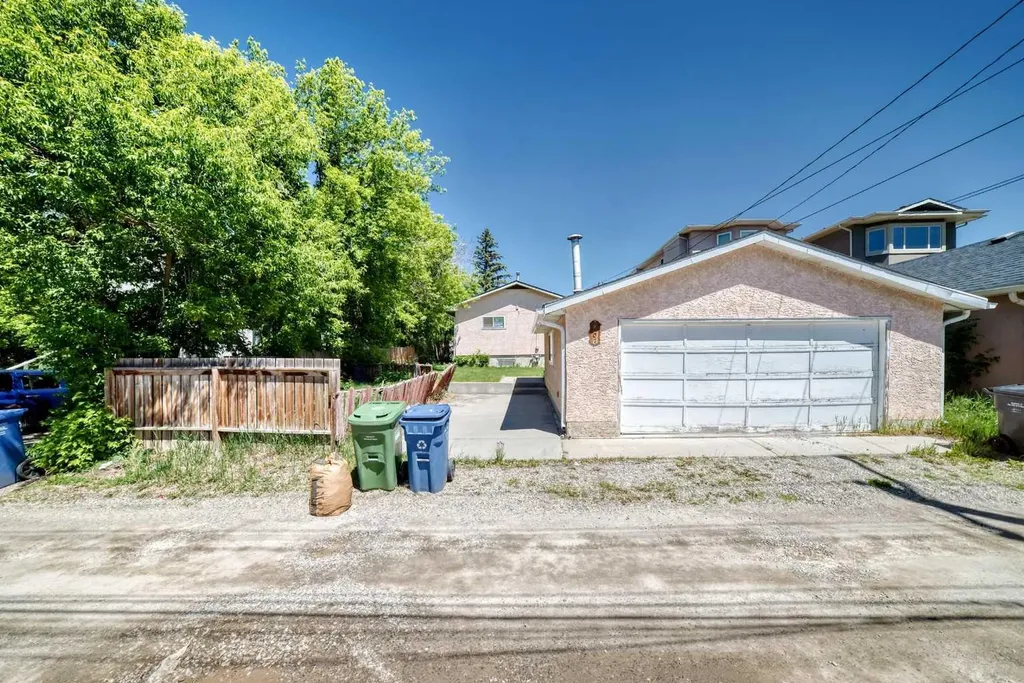 4407 Bowness Road NW Calgary AB T3B 0A7