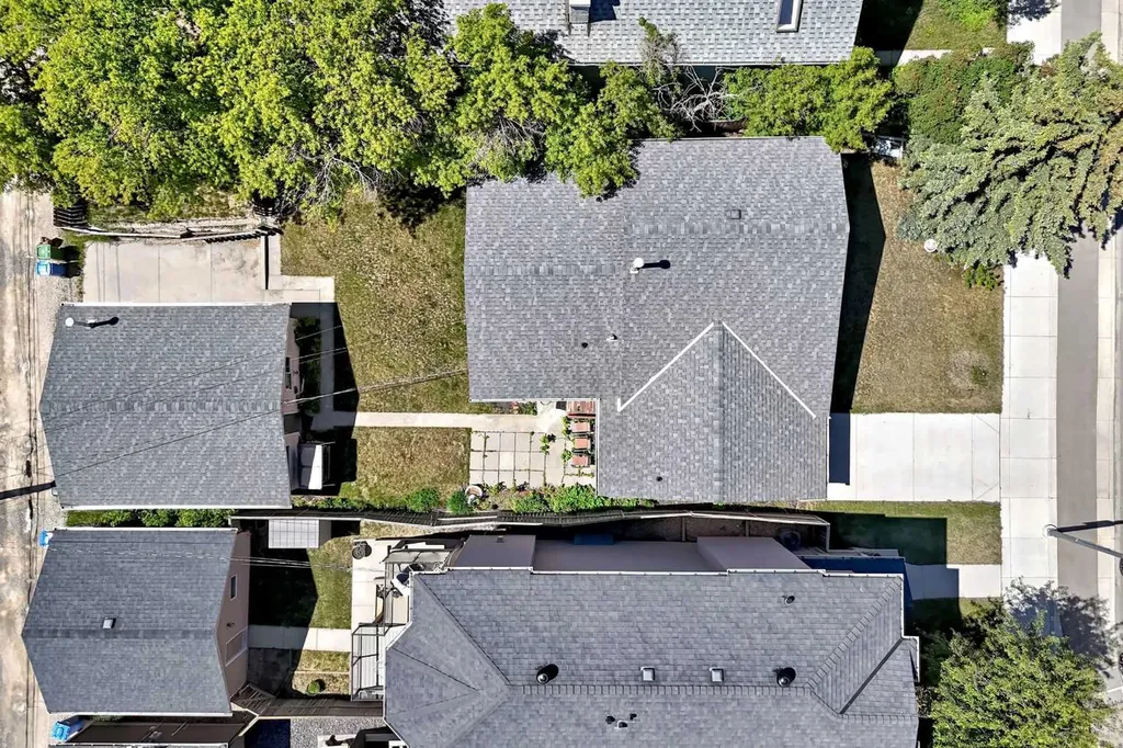 4407 Bowness Road NW Calgary AB T3B 0A7