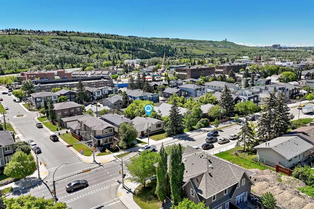 4407 Bowness Road NW Calgary AB T3B 0A7