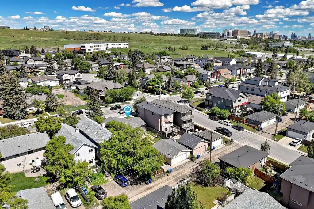 4407 Bowness Road NW Calgary AB T3B 0A7