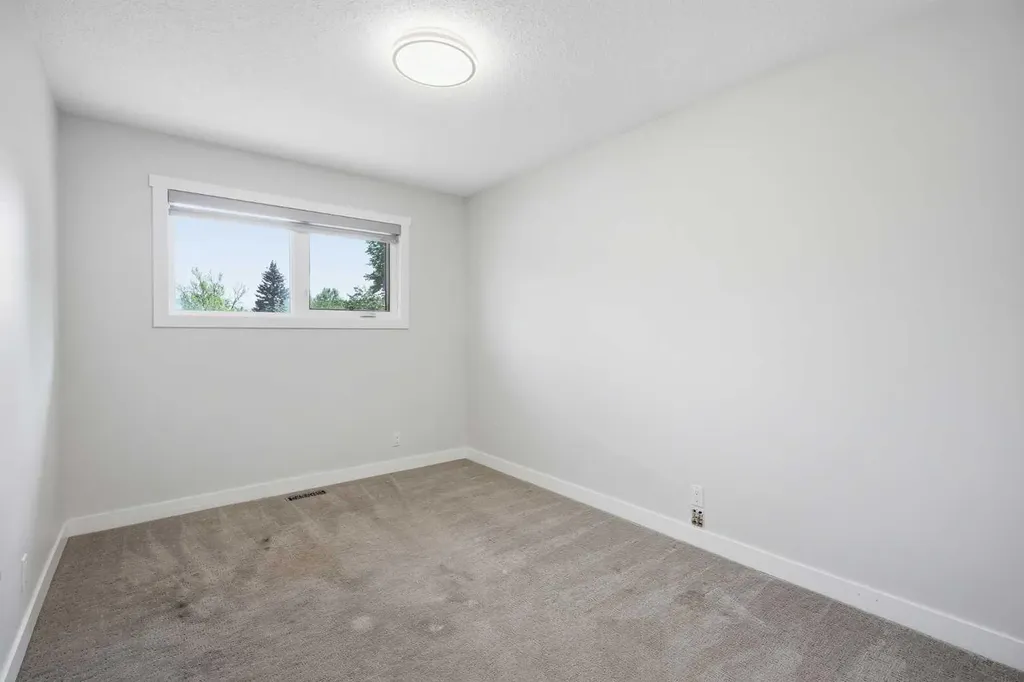 187 Templeton Circle NE Calgary AB T1Y 4G6