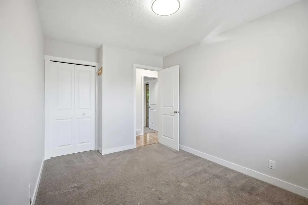 187 Templeton Circle NE Calgary AB T1Y 4G6