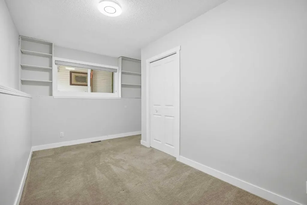 187 Templeton Circle NE Calgary AB T1Y 4G6