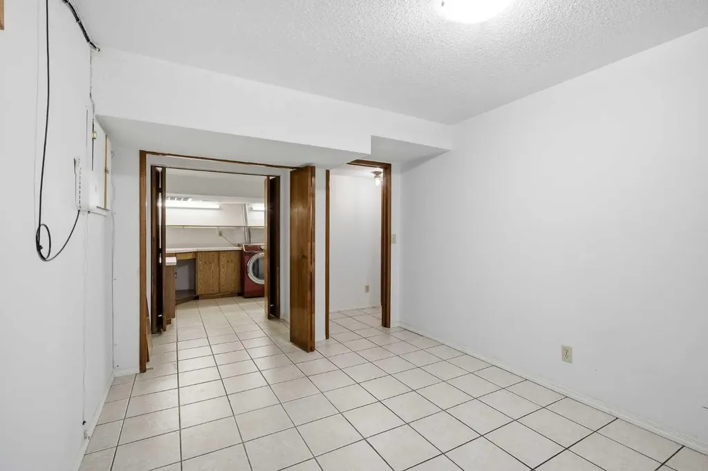 187 Templeton Circle NE Calgary AB T1Y 4G6