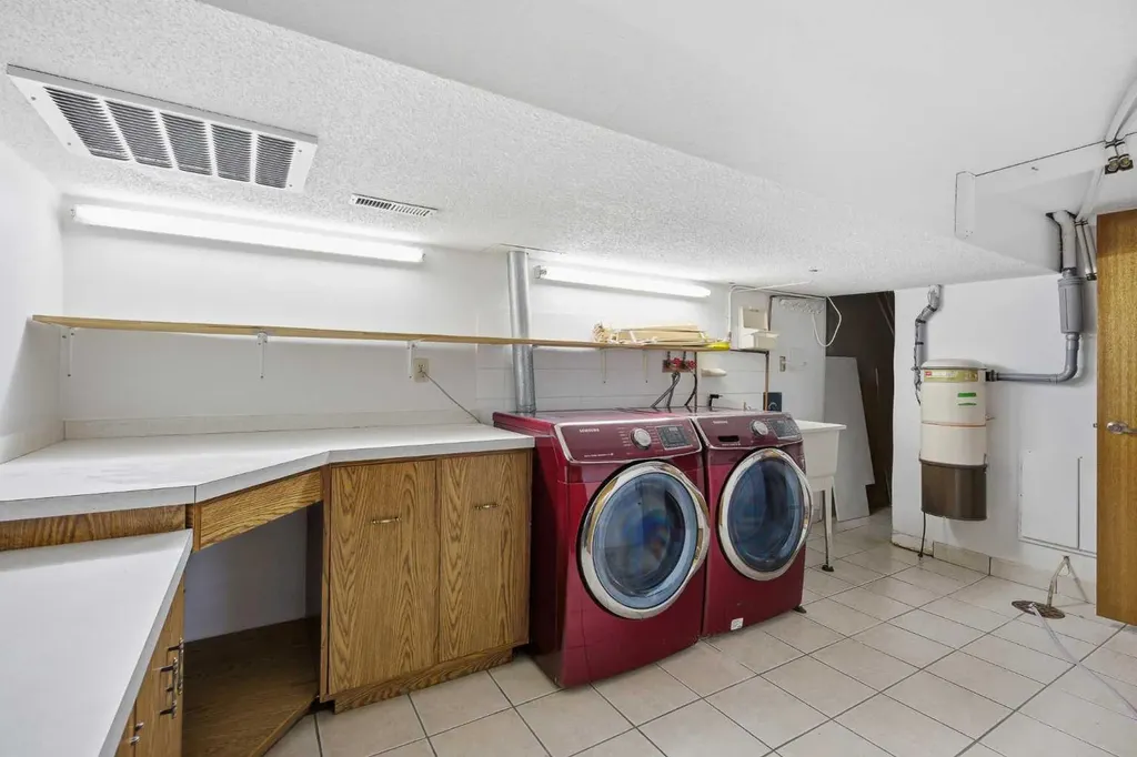187 Templeton Circle NE Calgary AB T1Y 4G6