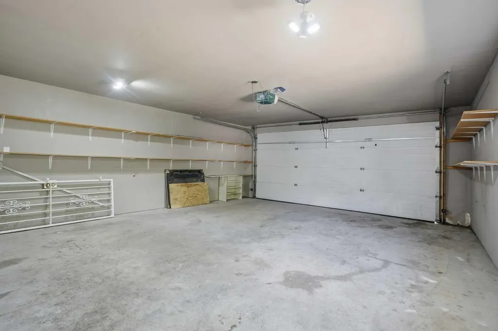 187 Templeton Circle NE Calgary AB T1Y 4G6