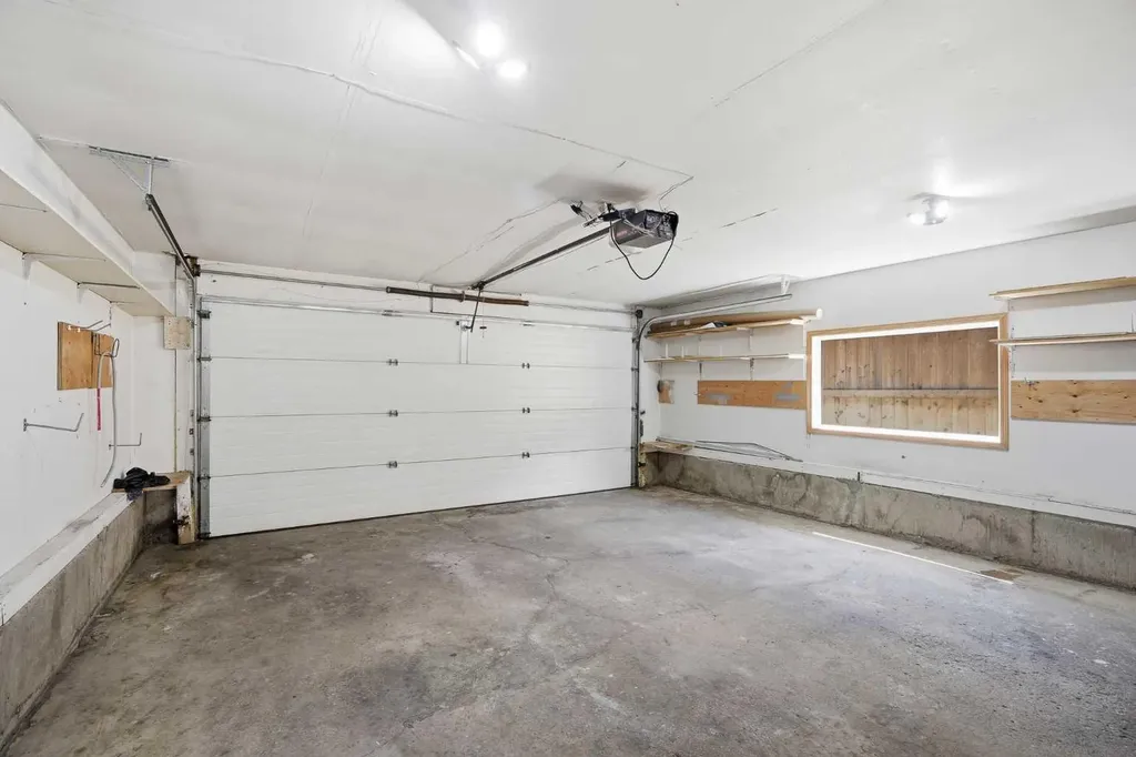 187 Templeton Circle NE Calgary AB T1Y 4G6