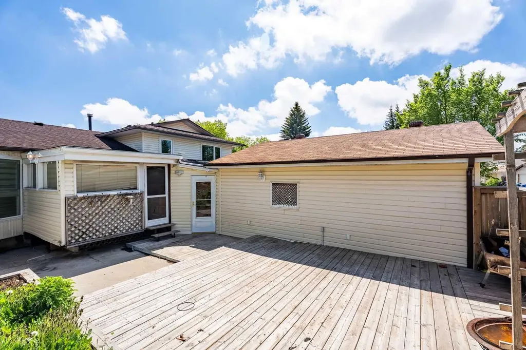 187 Templeton Circle NE Calgary AB T1Y 4G6
