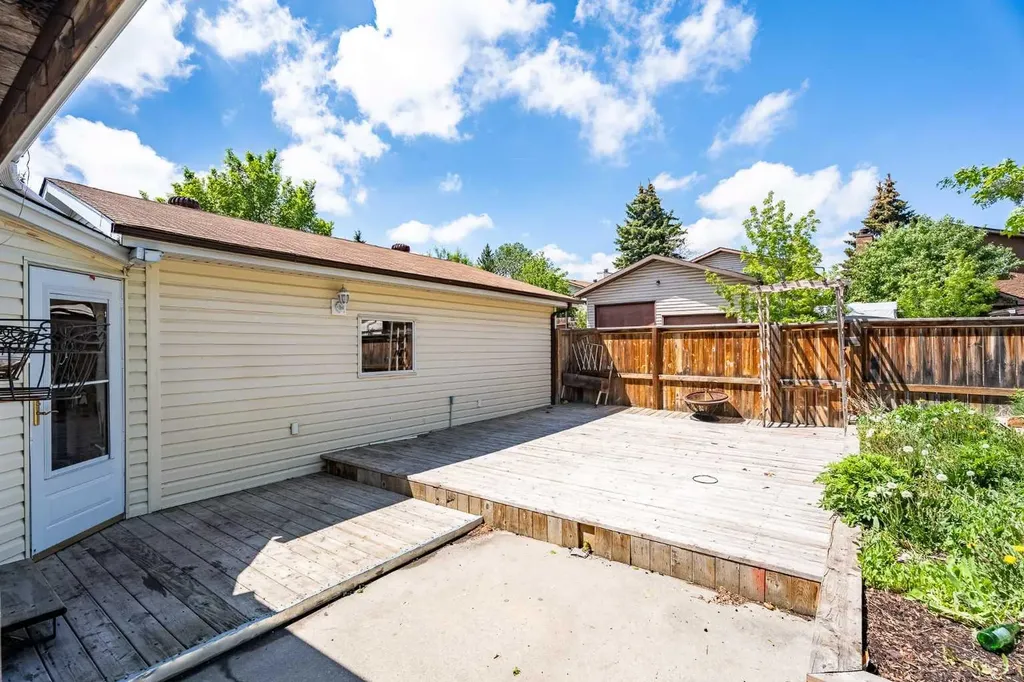 187 Templeton Circle NE Calgary AB T1Y 4G6