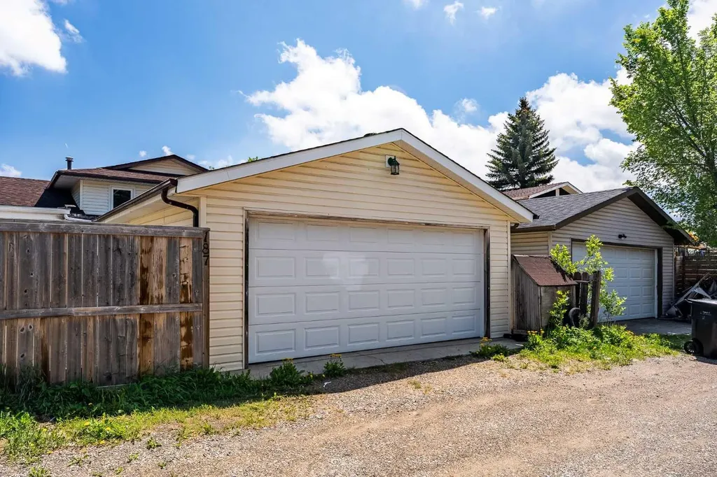 187 Templeton Circle NE Calgary AB T1Y 4G6