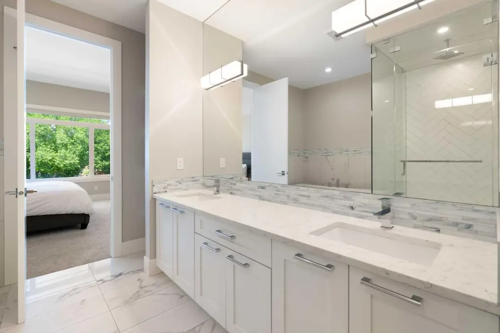 709 23 Avenue NW Calgary AB T2M 1T1