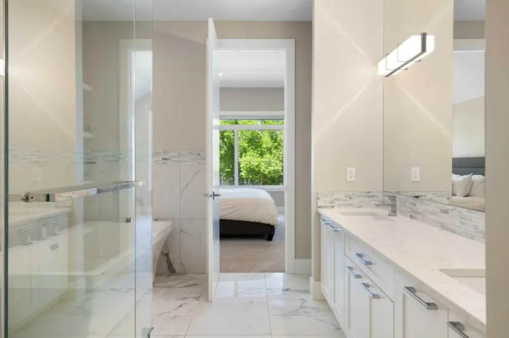 709 23 Avenue NW Calgary AB T2M 1T1