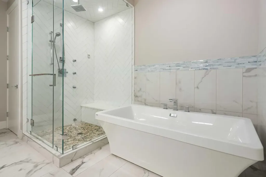 709 23 Avenue NW Calgary AB T2M 1T1