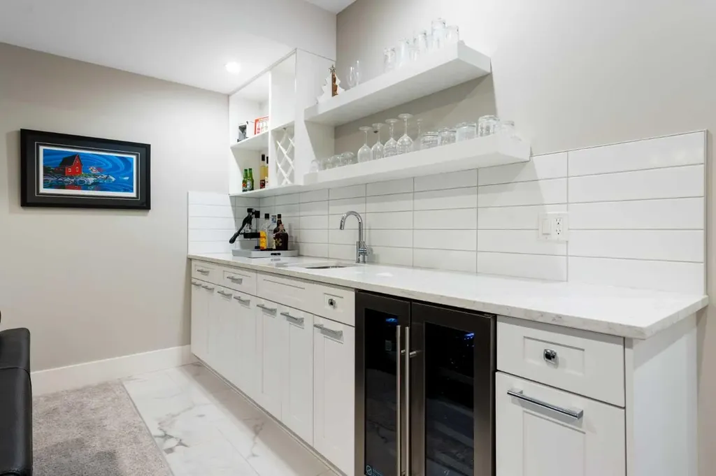709 23 Avenue NW Calgary AB T2M 1T1