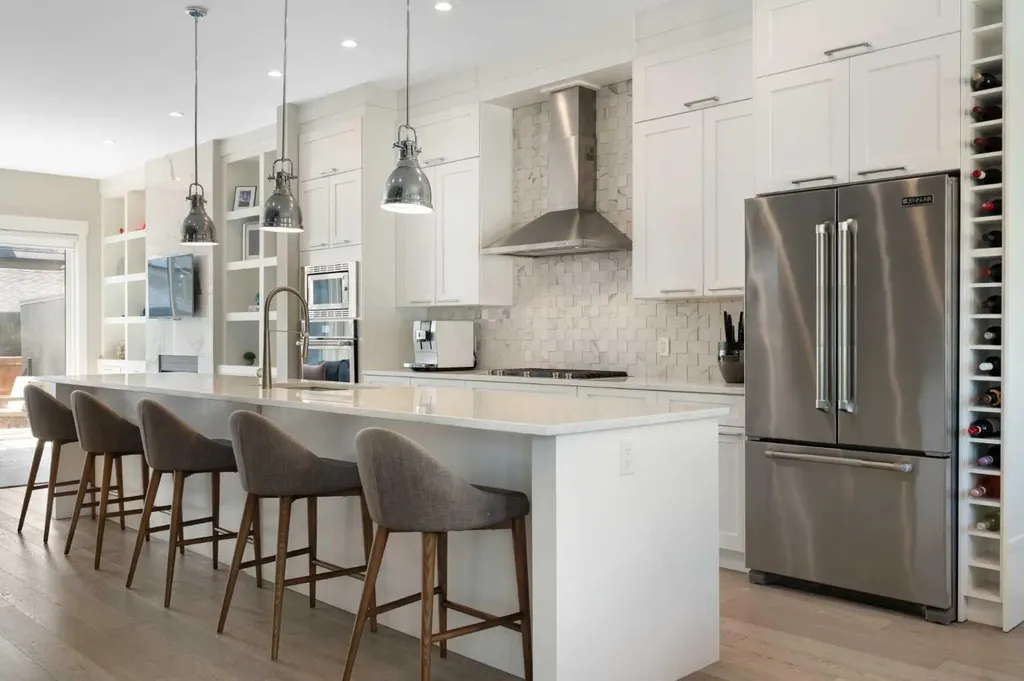 709 23 Avenue NW Calgary AB T2M 1T1