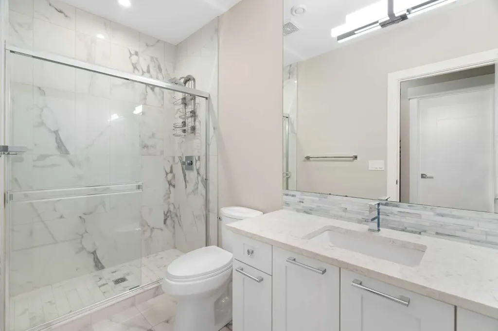 709 23 Avenue NW Calgary AB T2M 1T1