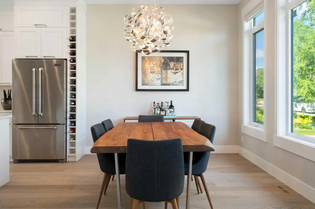 709 23 Avenue NW Calgary AB T2M 1T1