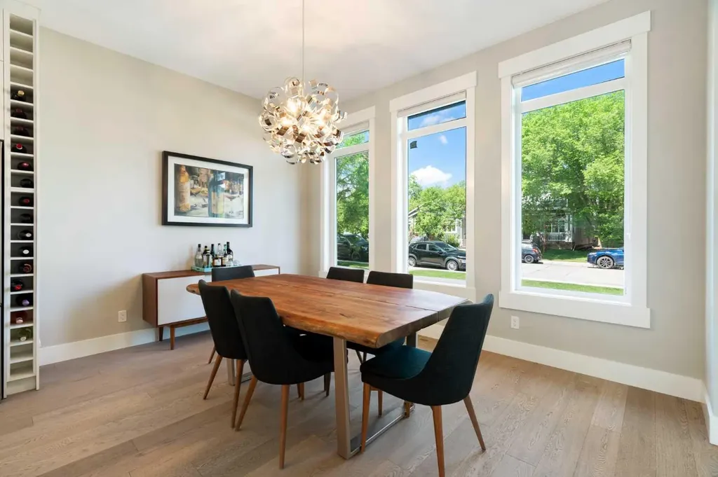 709 23 Avenue NW Calgary AB T2M 1T1