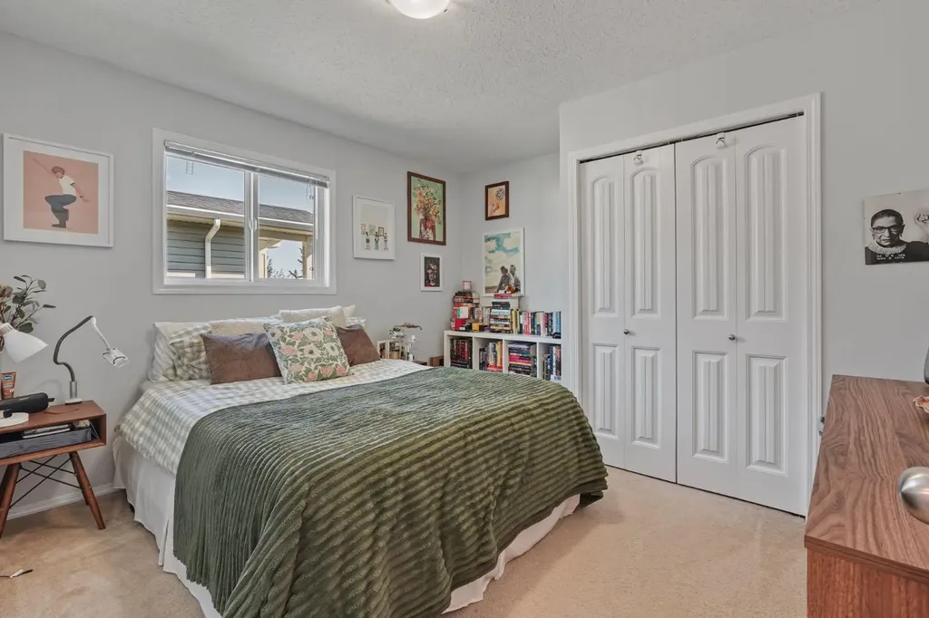 708 Mt Sundance Lane W Lethbridge AB T1J 0T3