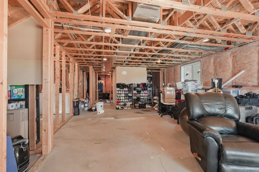708 Mt Sundance Lane W Lethbridge AB T1J 0T3