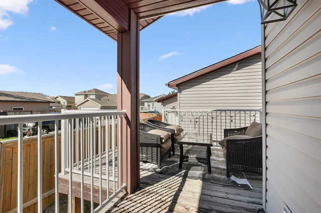 708 Mt Sundance Lane W Lethbridge AB T1J 0T3