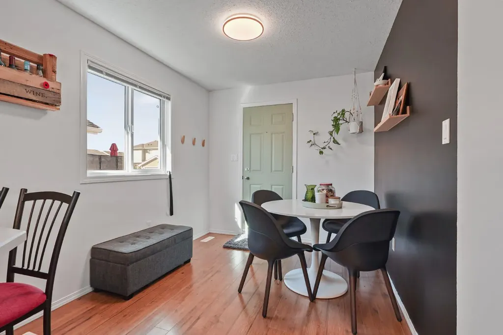 708 Mt Sundance Lane W Lethbridge AB T1J 0T3