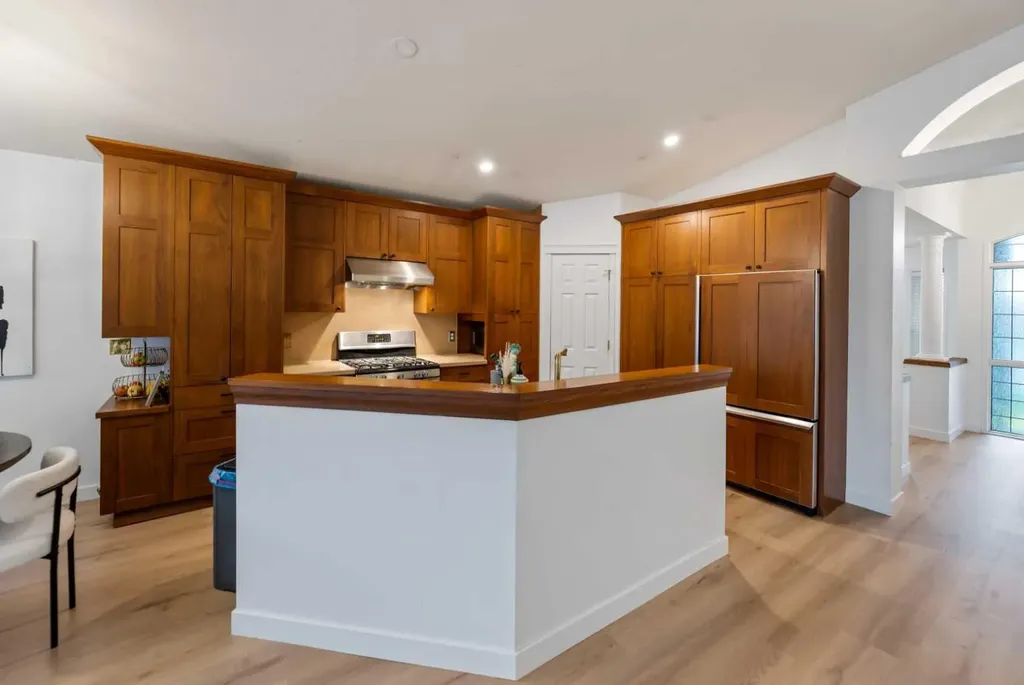 57 Sierra Morena Grove SW Calgary AB T3H 4L3