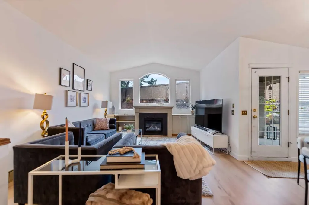 57 Sierra Morena Grove SW Calgary AB T3H 4L3