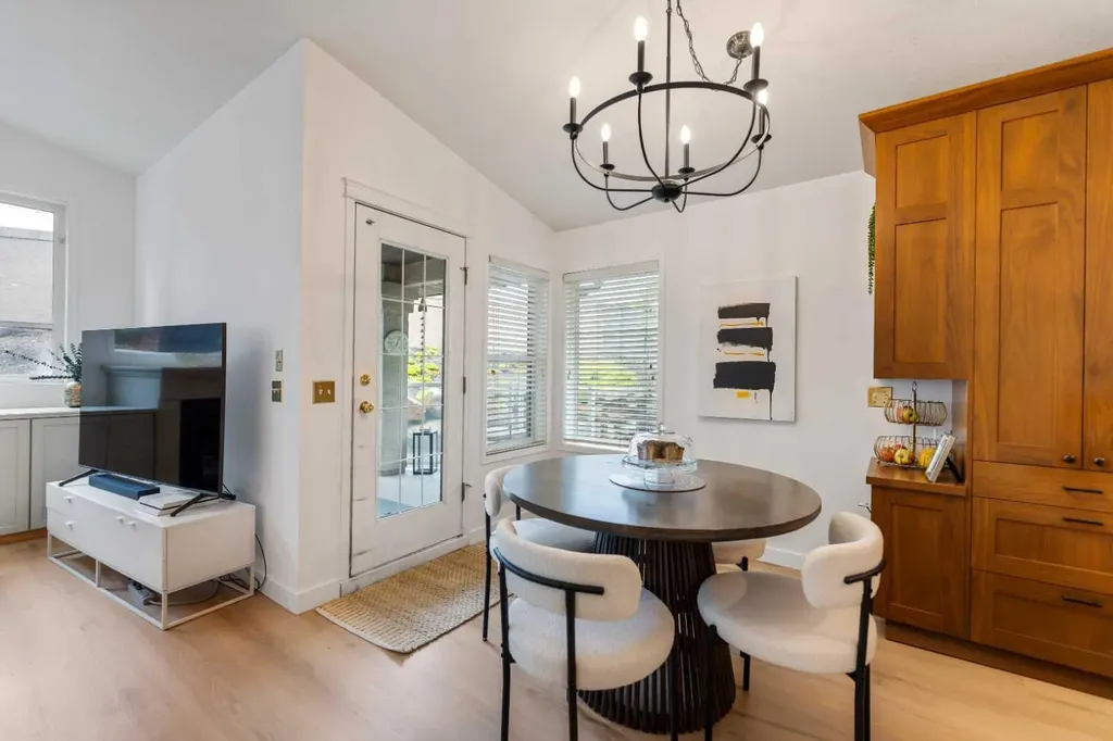 57 Sierra Morena Grove SW Calgary AB T3H 4L3