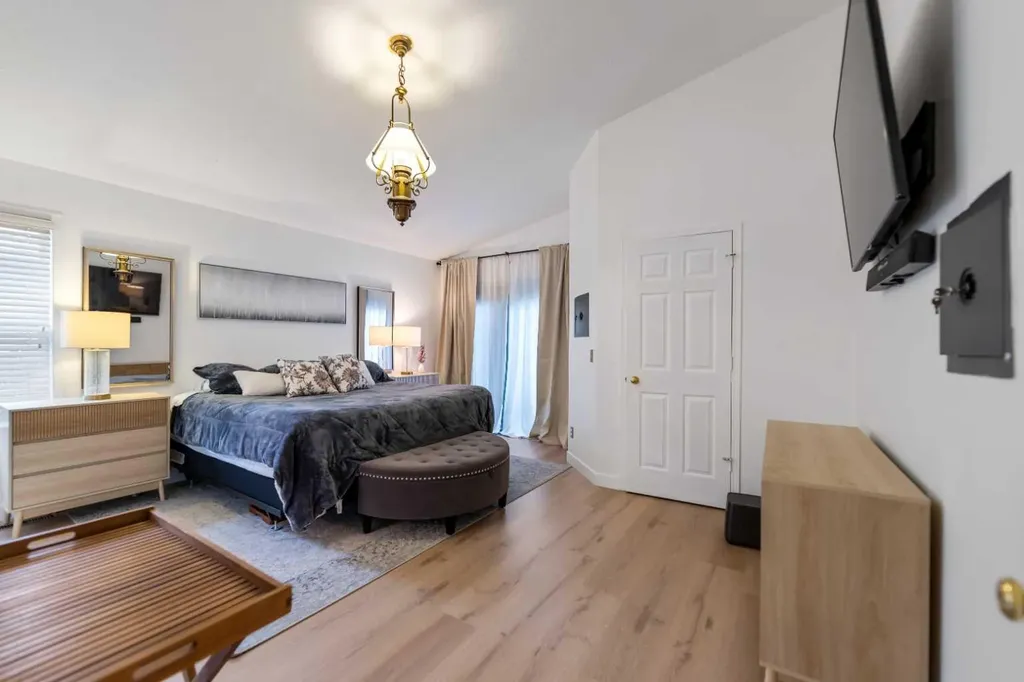 57 Sierra Morena Grove SW Calgary AB T3H 4L3