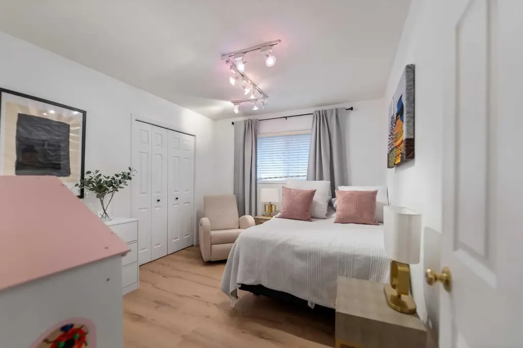 57 Sierra Morena Grove SW Calgary AB T3H 4L3