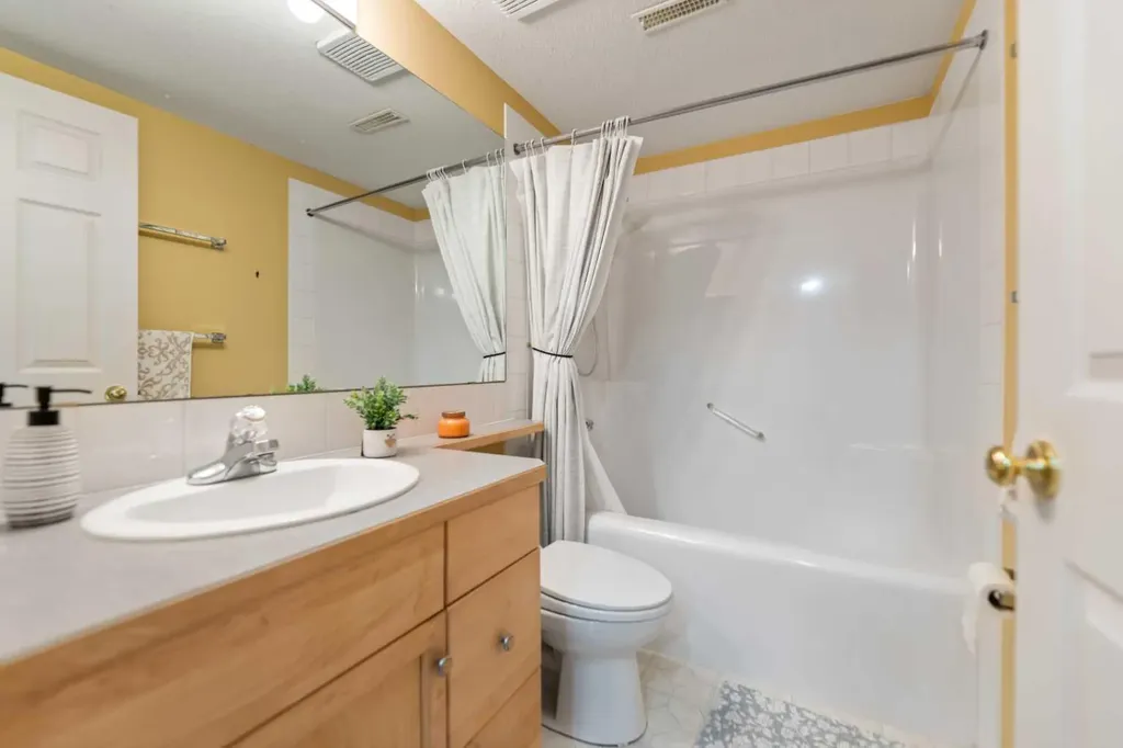 57 Sierra Morena Grove SW Calgary AB T3H 4L3