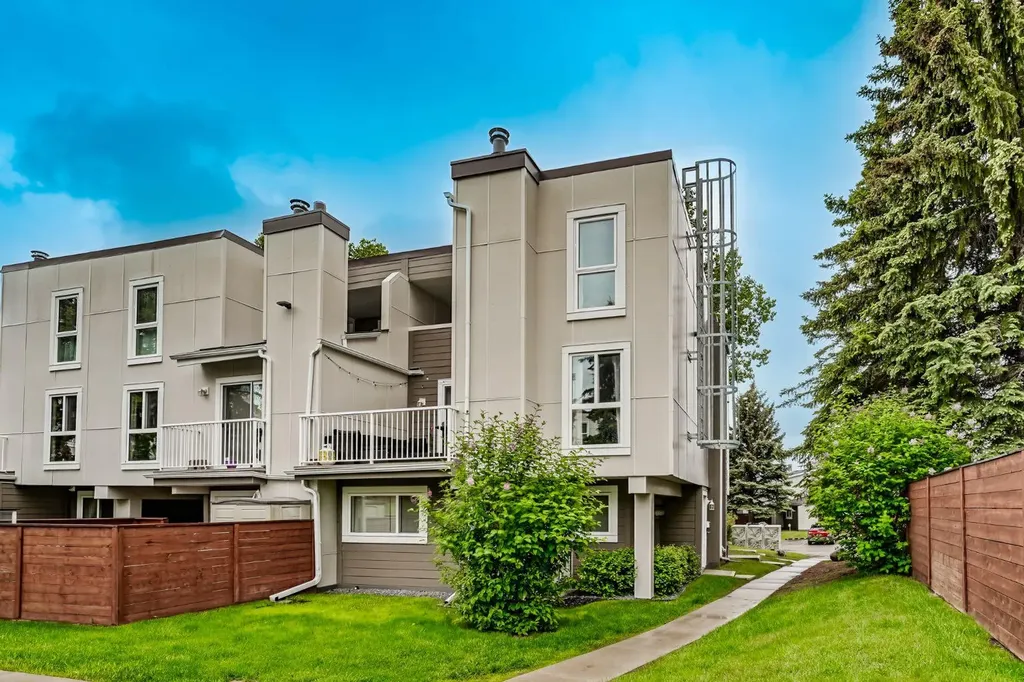 13104 Elbow Drive SW Calgary AB T2W2P2