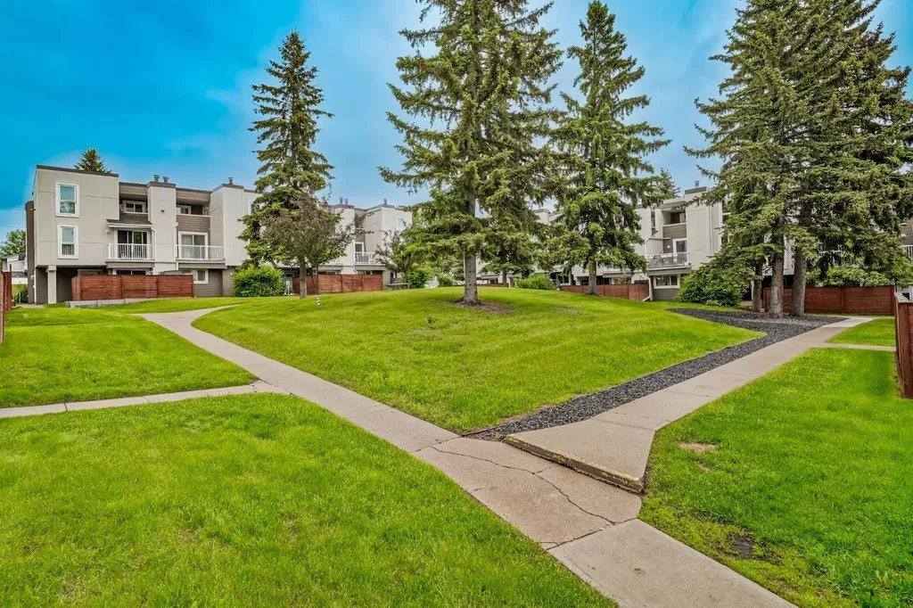 13104 Elbow Drive SW Calgary AB T2W2P2