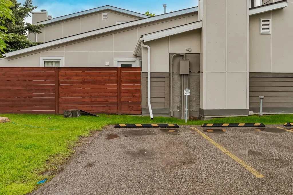 13104 Elbow Drive SW Calgary AB T2W2P2