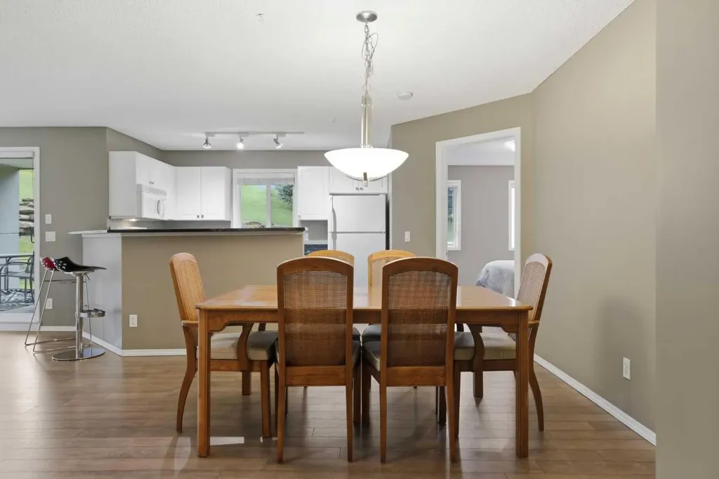 6000 Somervale Court SW Calgary AB T2Y 4J4