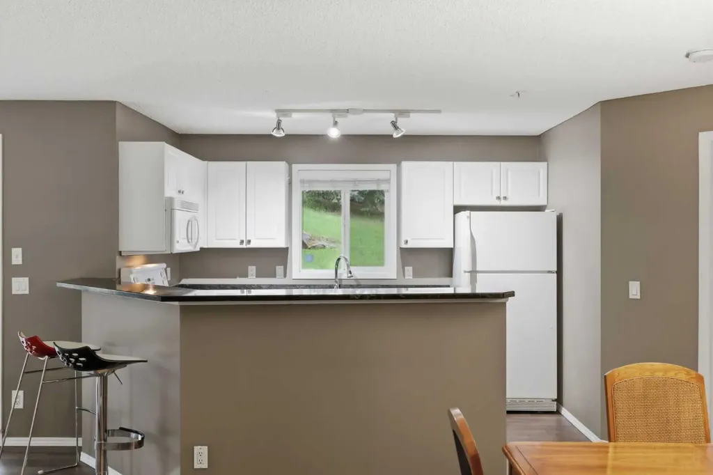 6000 Somervale Court SW Calgary AB T2Y 4J4