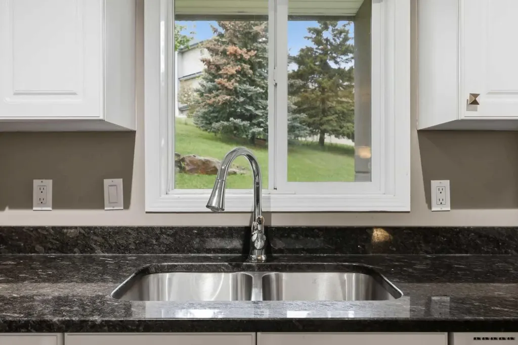 6000 Somervale Court SW Calgary AB T2Y 4J4