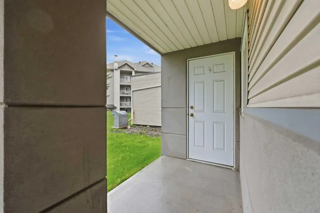 6000 Somervale Court SW Calgary AB T2Y 4J4