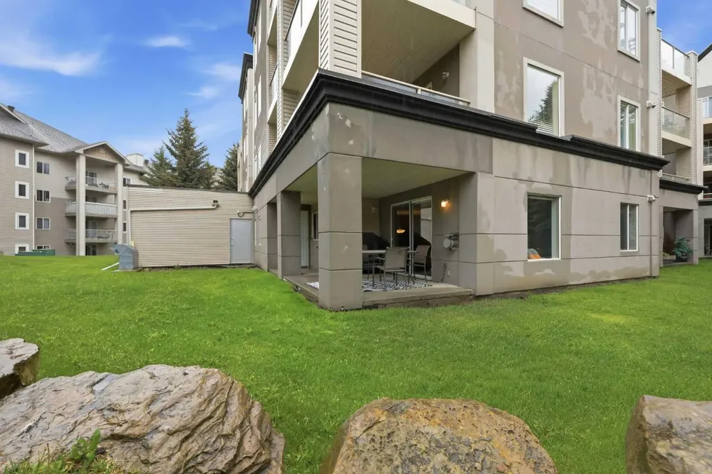 6000 Somervale Court SW Calgary AB T2Y 4J4