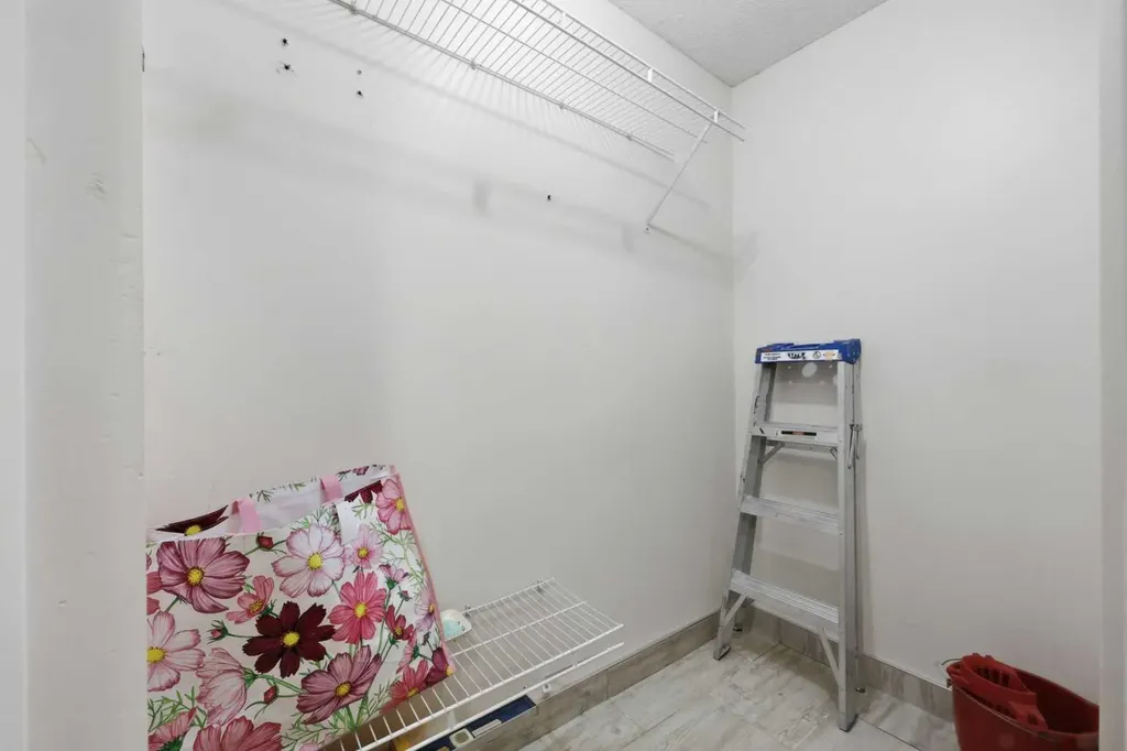 6000 Somervale Court SW Calgary AB T2Y 4J4