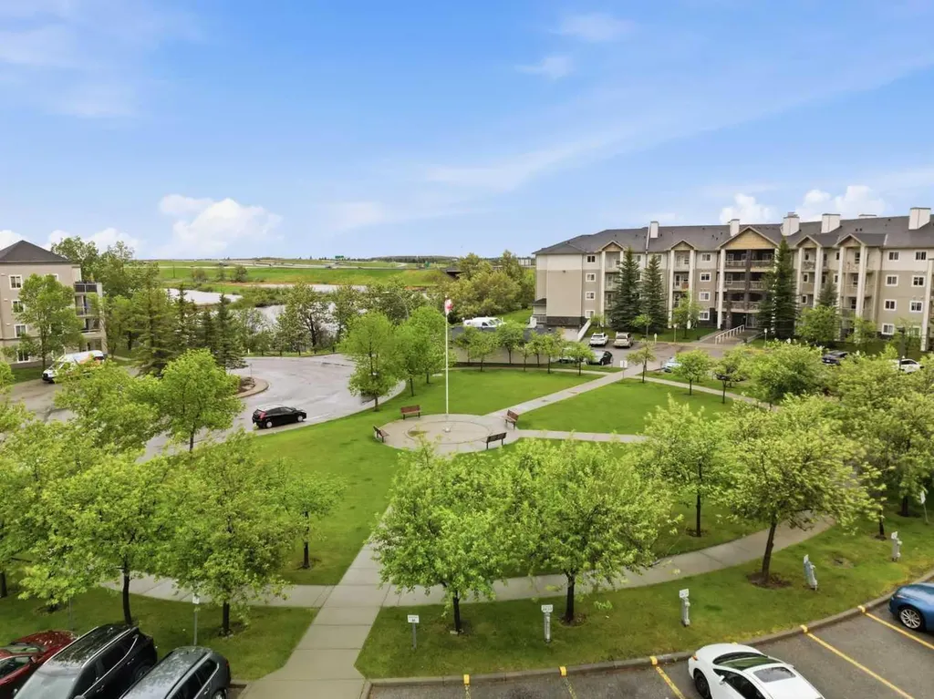 6000 Somervale Court SW Calgary AB T2Y 4J4