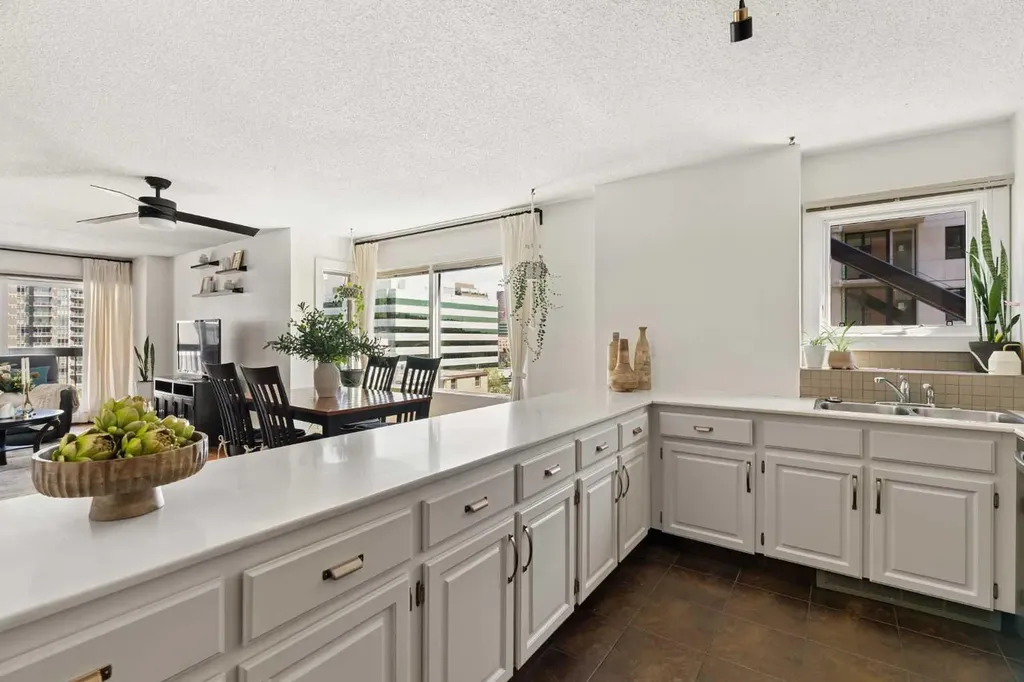 540 14 Avenue SW Calgary AB T2R 0M6